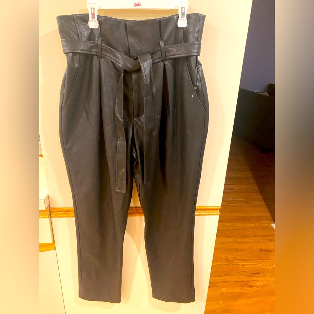 DKNY women pants new with tag